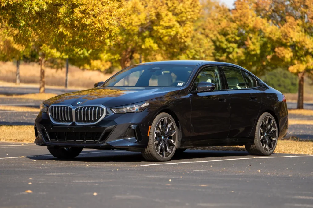 2025-BMW-5-Series-12