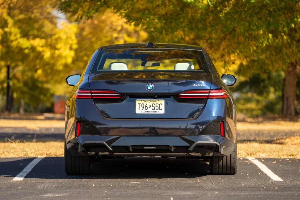2025-BMW-5-Series-16