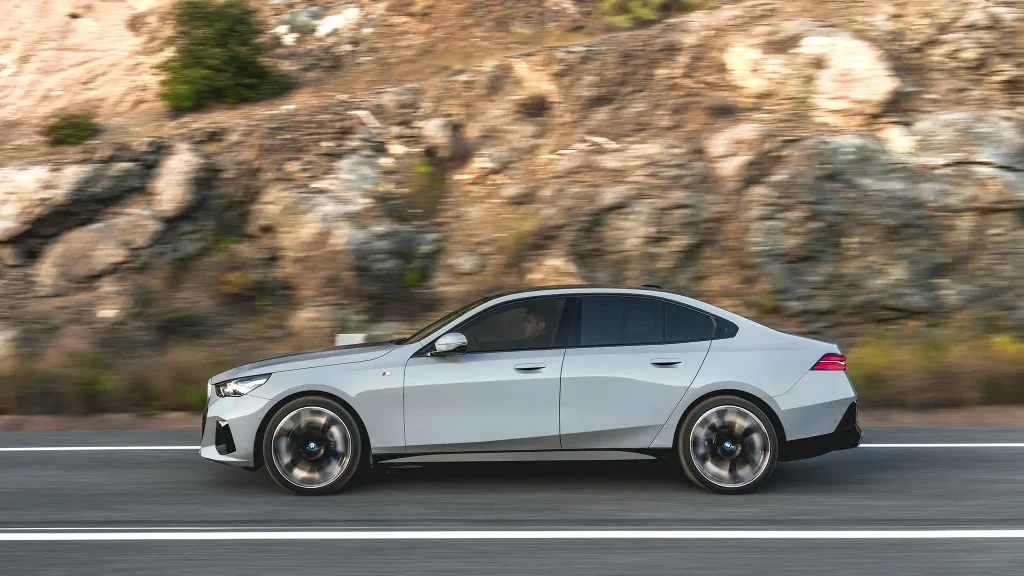 2025-BMW-5-Series-24