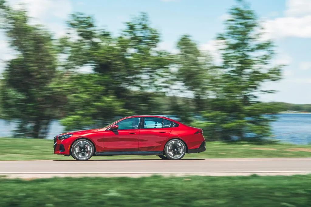2025-BMW-5-Series-30
