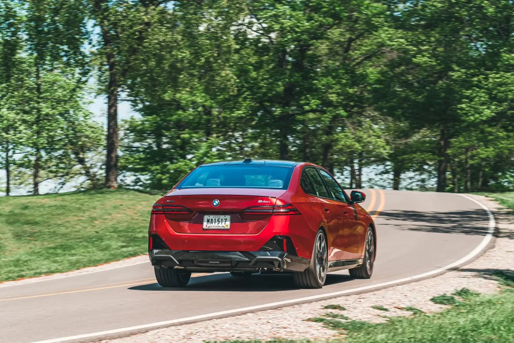 2025-BMW-5-Series-31