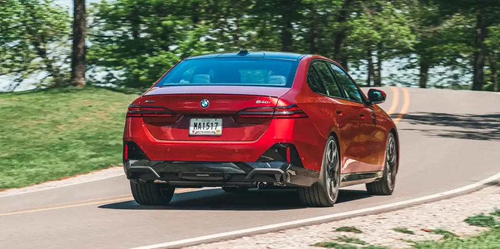 2025-BMW-5-Series-32