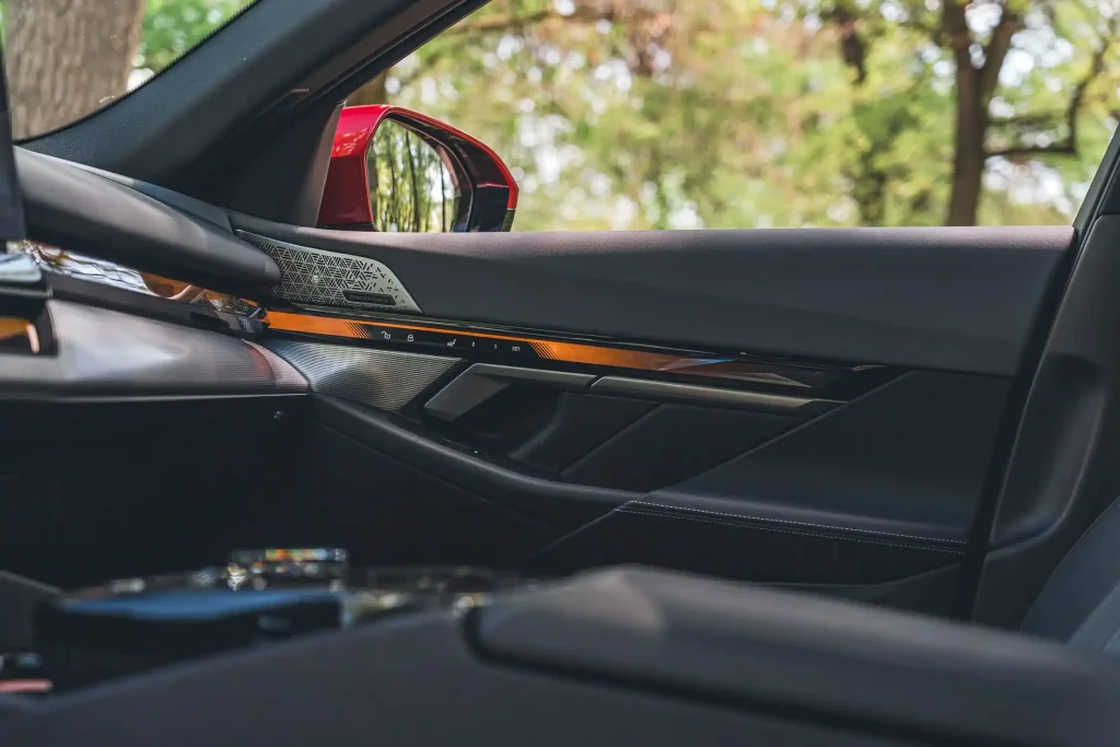 2025-BMW-5-Series-37