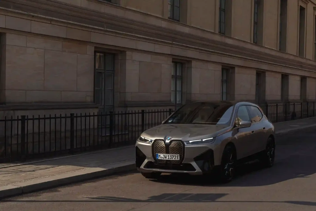 2025-BMW-iX-2
