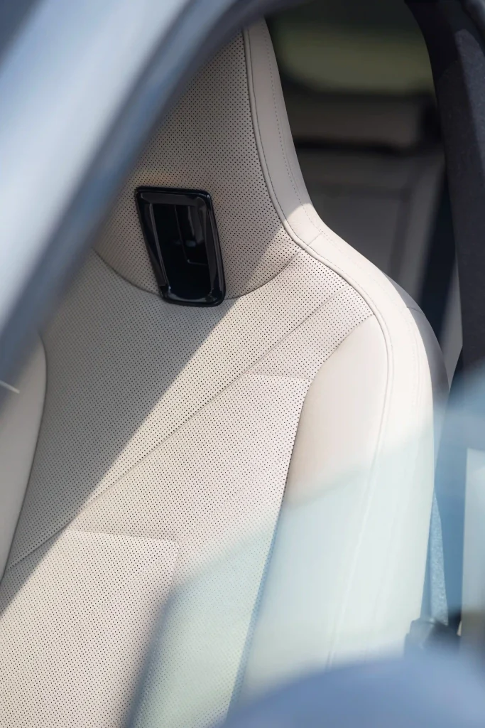 2025-BMW-iX-25