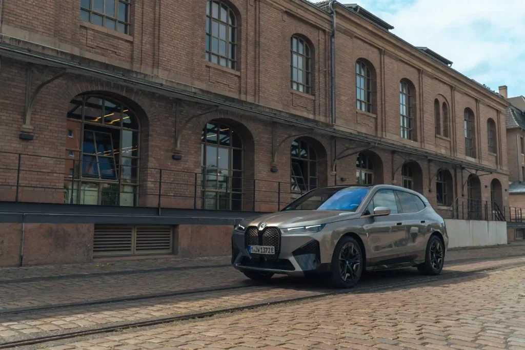 2025-BMW-iX-3