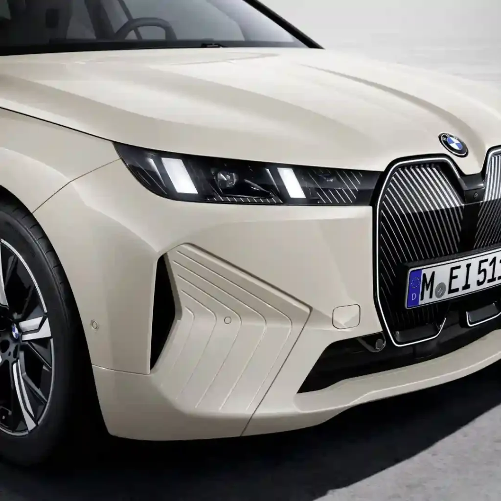 2025-BMW-iX-51