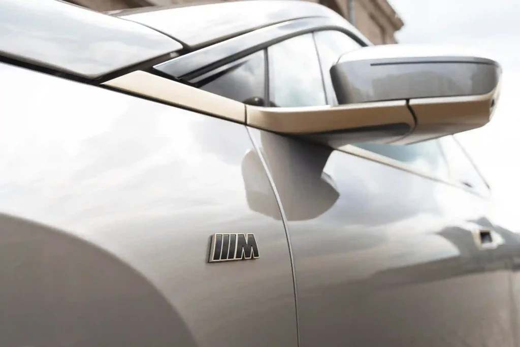 2025-BMW-iX-53
