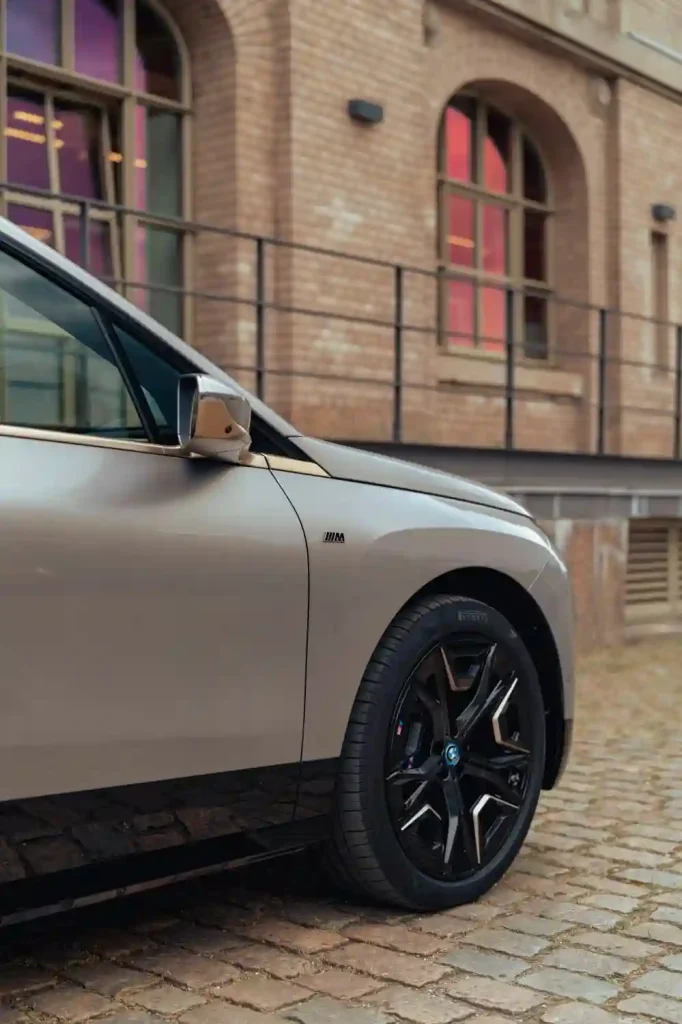 2025-BMW-iX-54