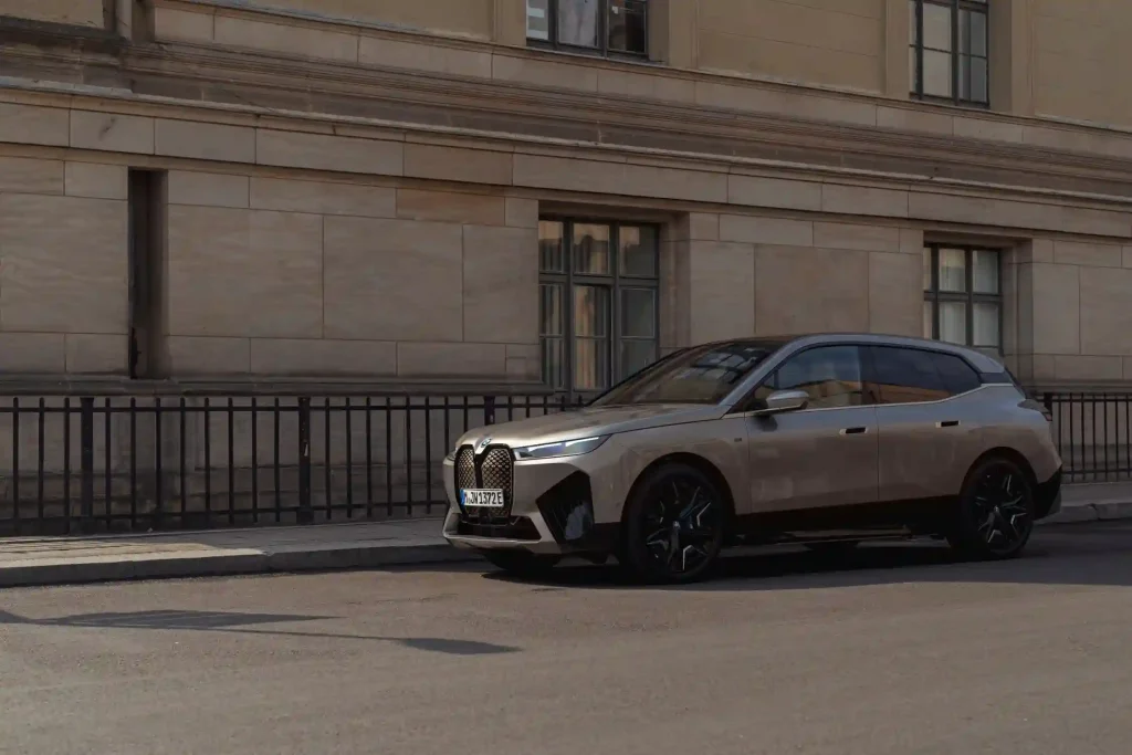 2025-BMW-iX-7