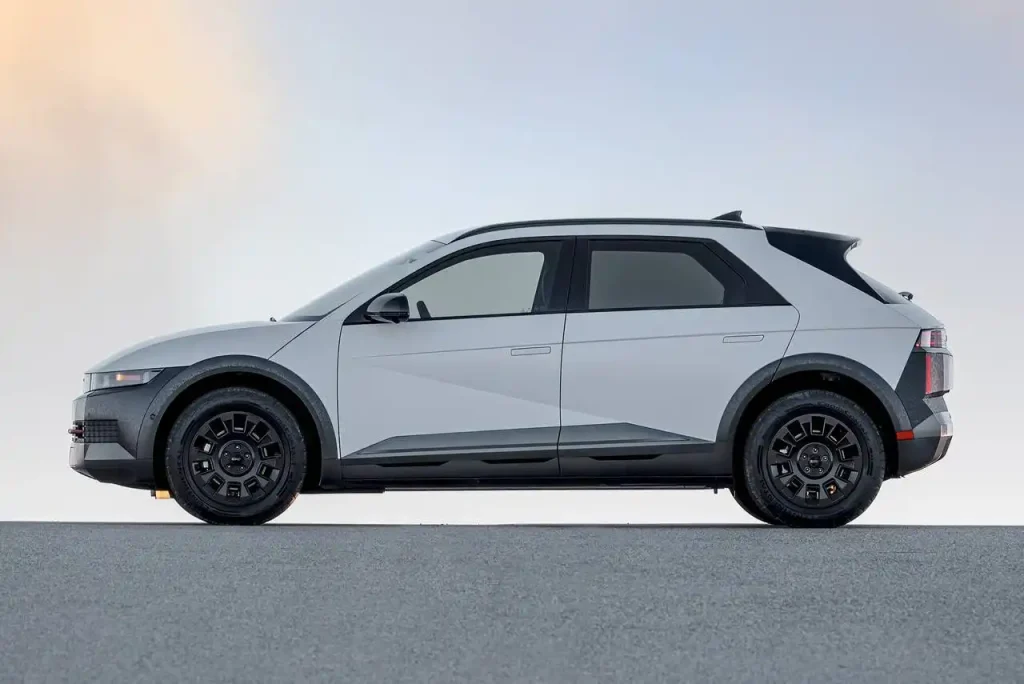 2025-Hyundai-Ioniq-5-10
