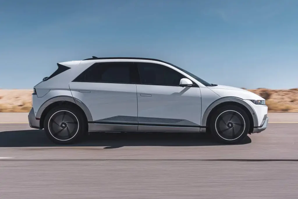 2025-Hyundai-Ioniq-5-36