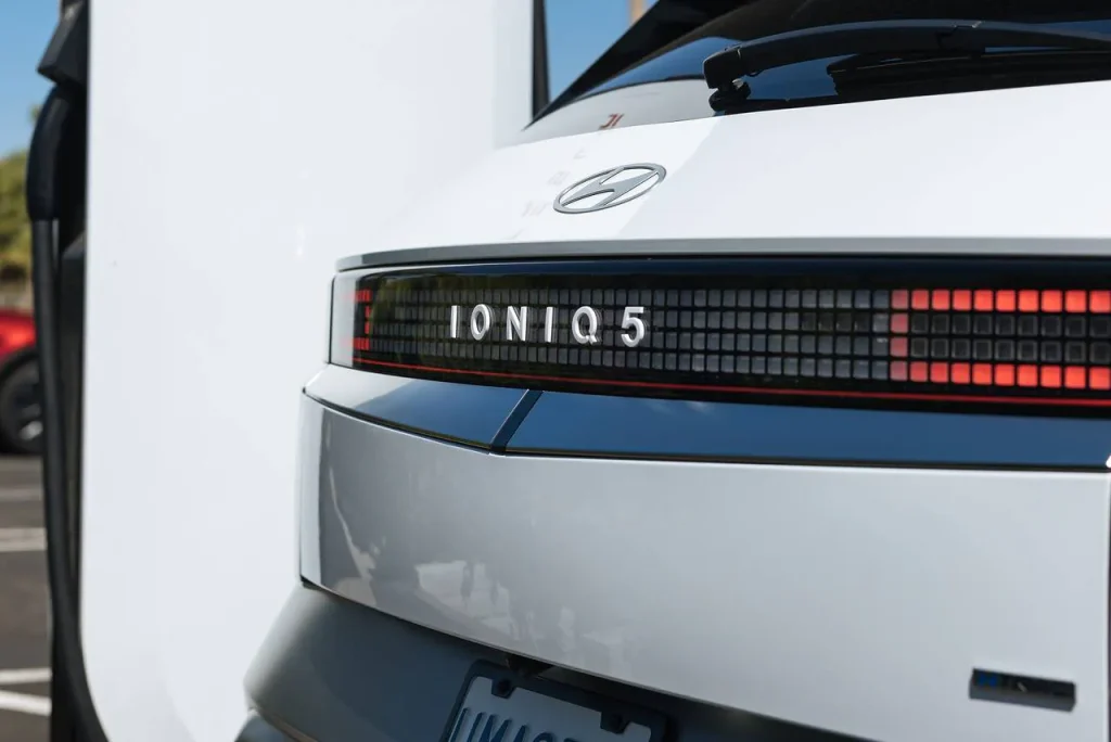 2025-Hyundai-Ioniq-5-85