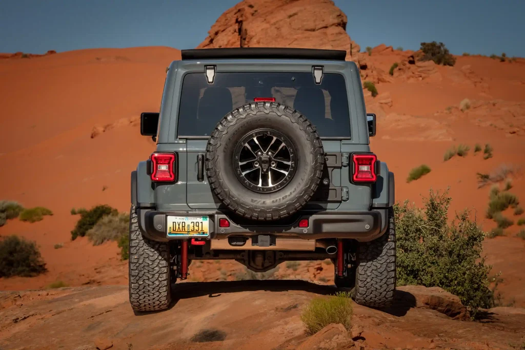 2025-Jeep-Wrangler-10