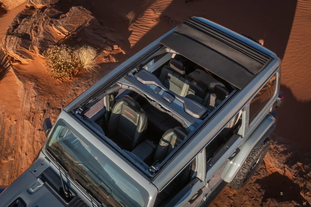 2025-Jeep-Wrangler-12