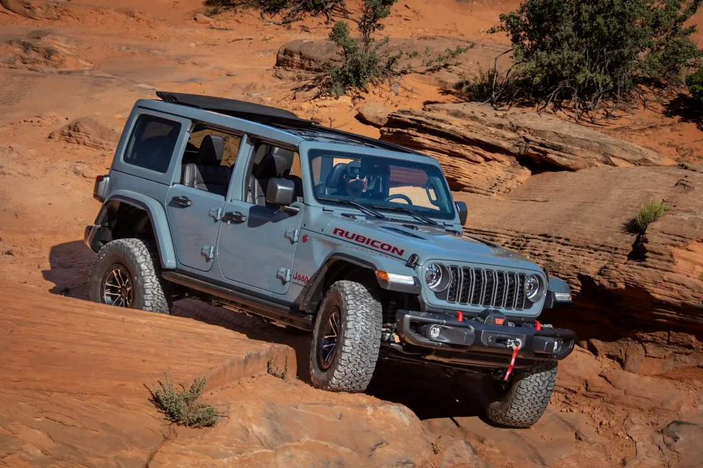 2025-Jeep-Wrangler-14