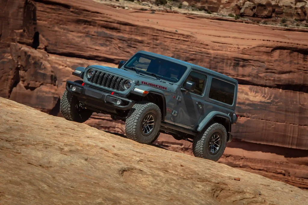 2025-Jeep-Wrangler-16