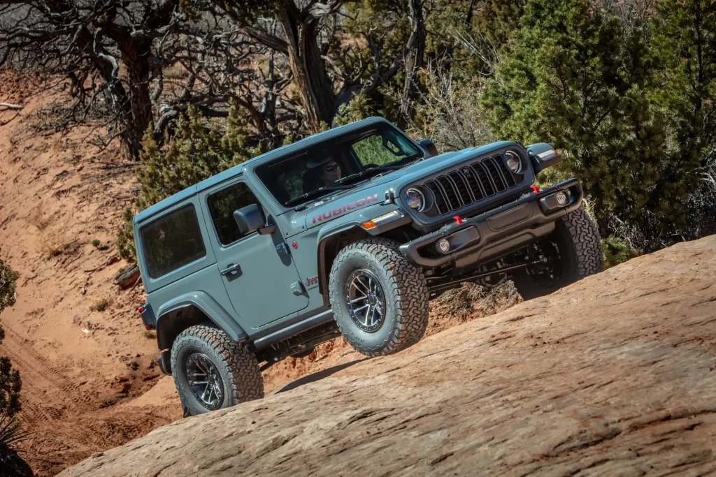 2025-Jeep-Wrangler-17