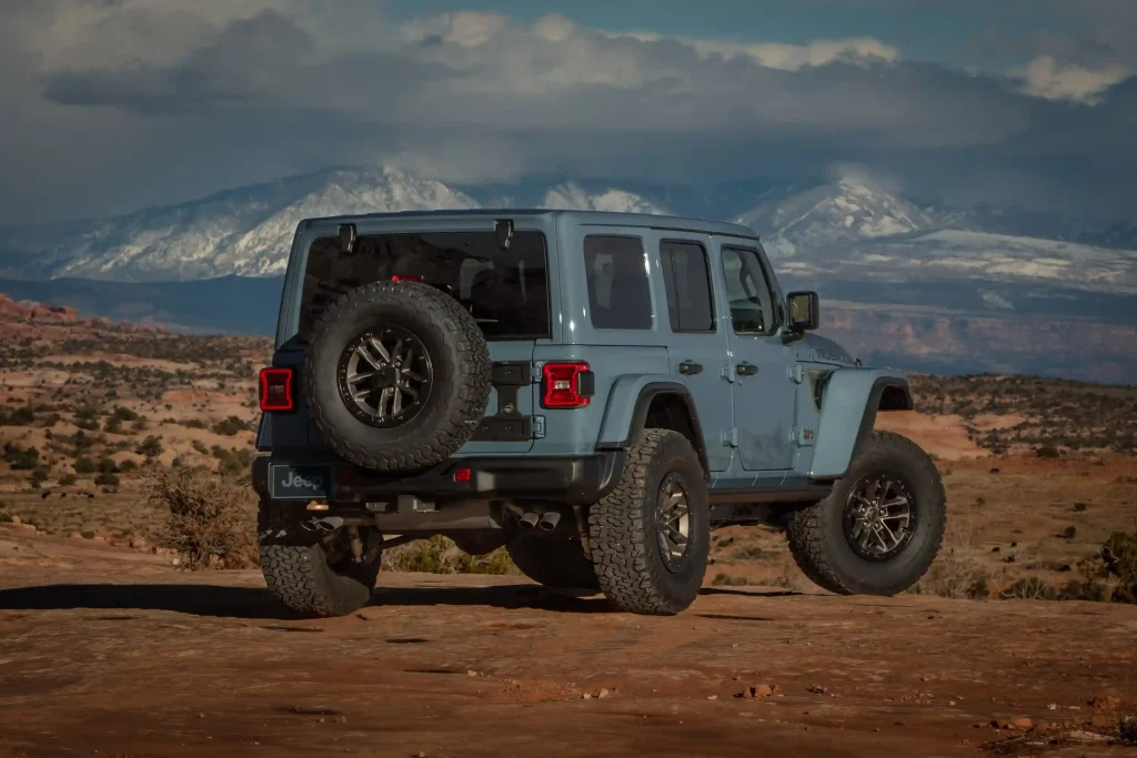 2025-Jeep-Wrangler-23