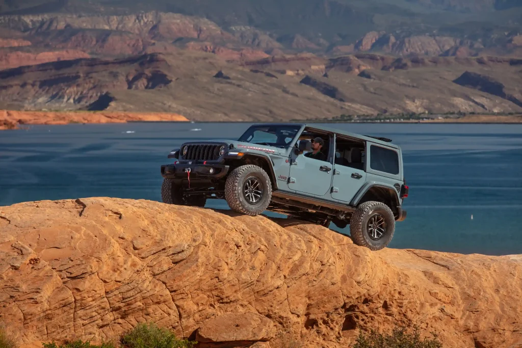 2025-Jeep-Wrangler-8