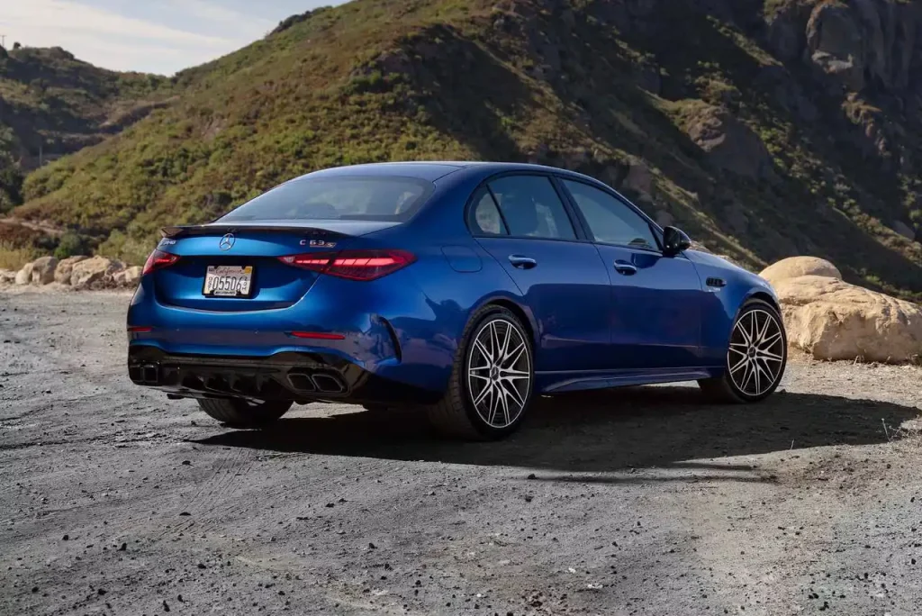 2025-Mercedes-AMG-C63-10