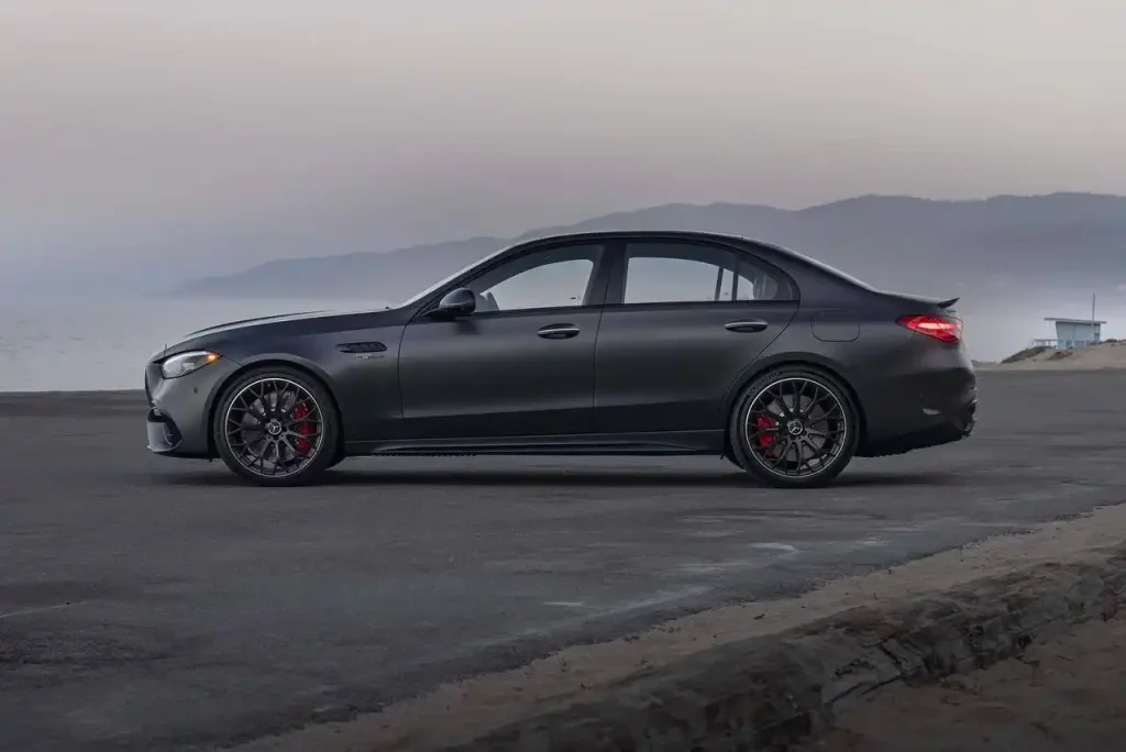 2025-Mercedes-AMG-C63-12