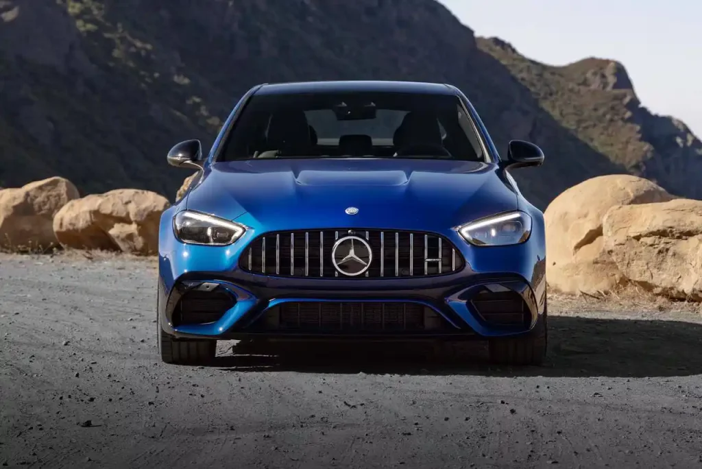 2025-Mercedes-AMG-C63-13
