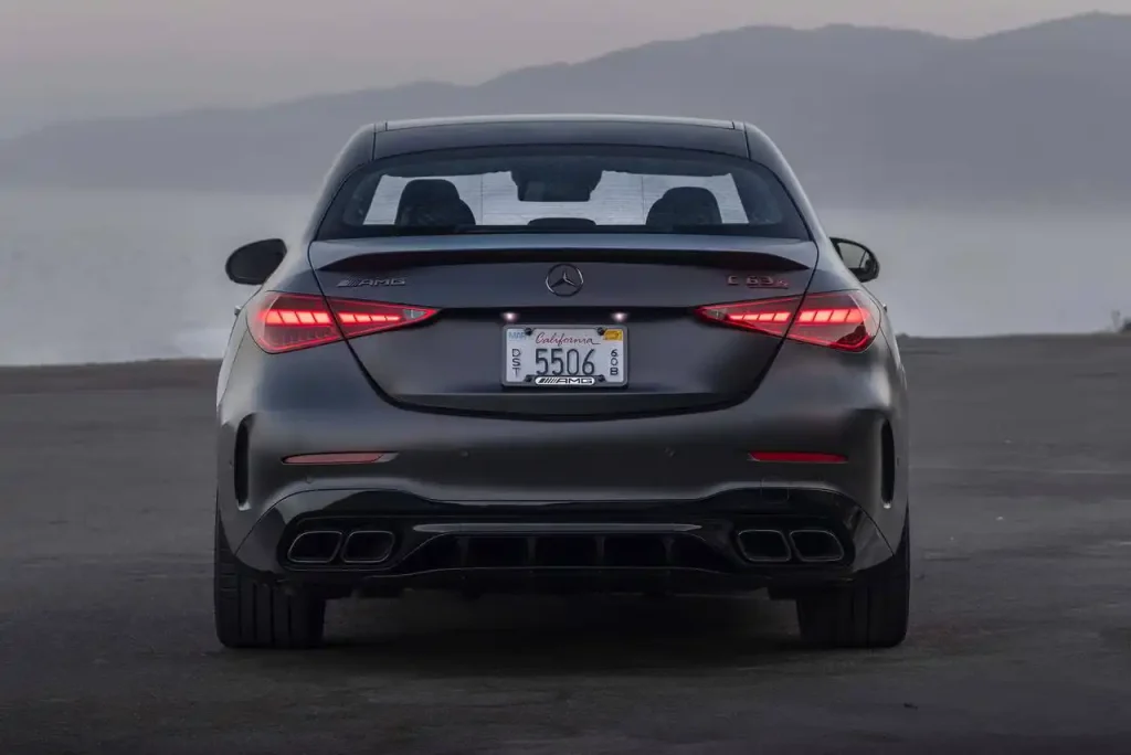 2025-Mercedes-AMG-C63-16