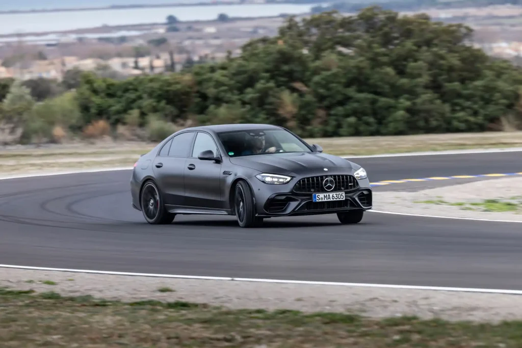 2025-Mercedes-AMG-C63-20