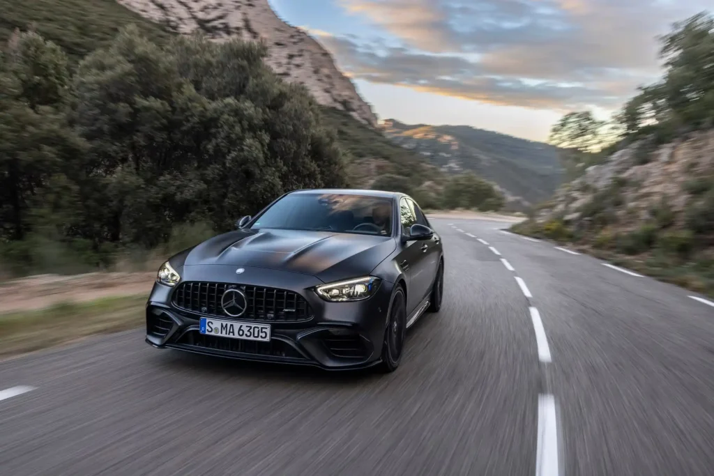 2025-Mercedes-AMG-C63-21