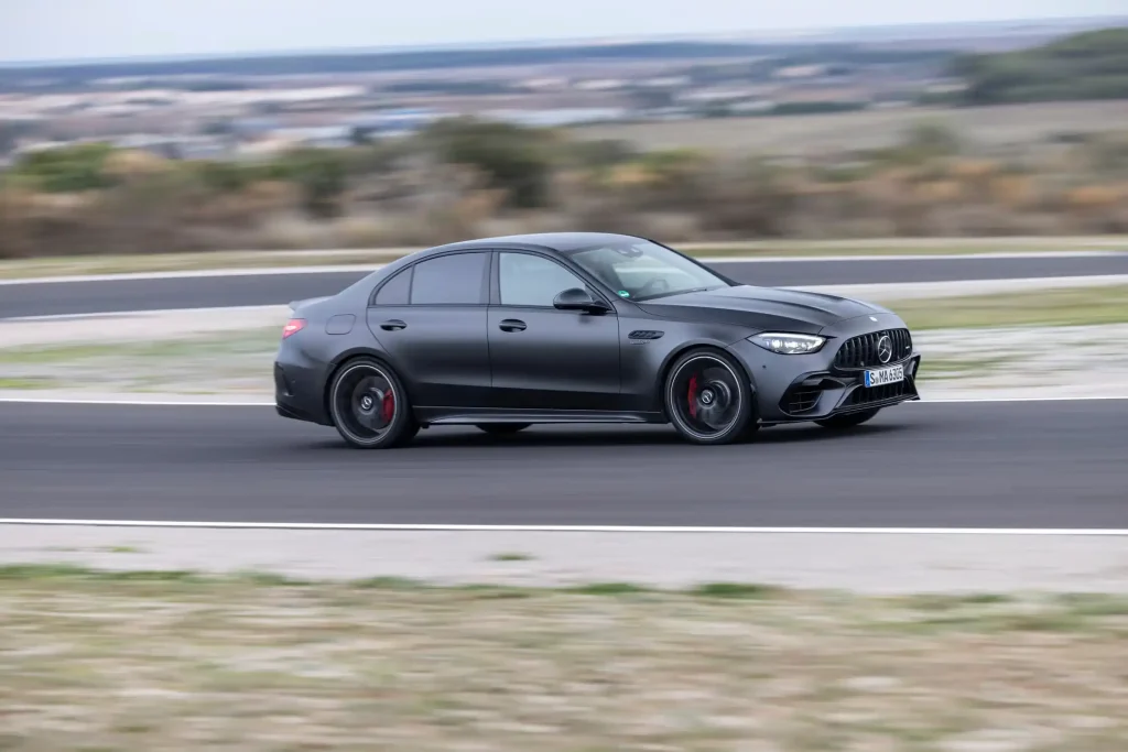 2025-Mercedes-AMG-C63-27