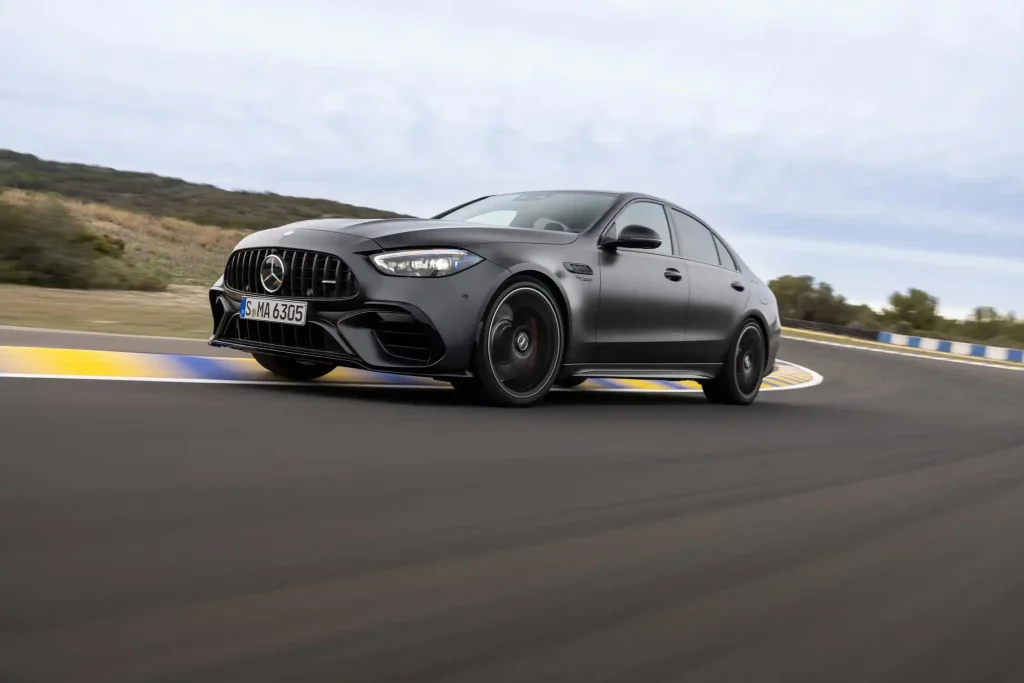 2025-Mercedes-AMG-C63-30