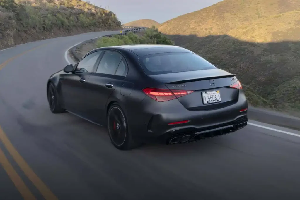 2025-Mercedes-AMG-C63-35