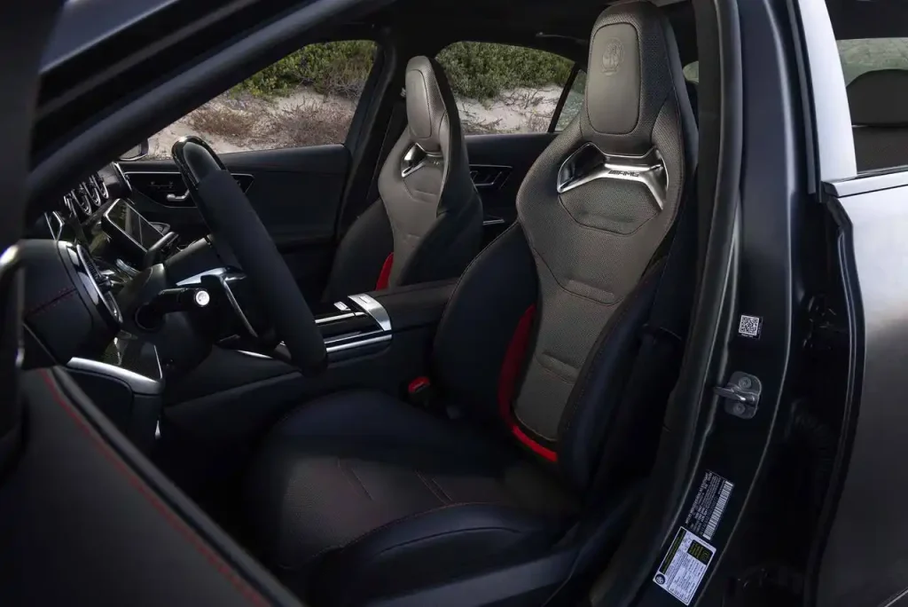 2025-Mercedes-AMG-C63-42