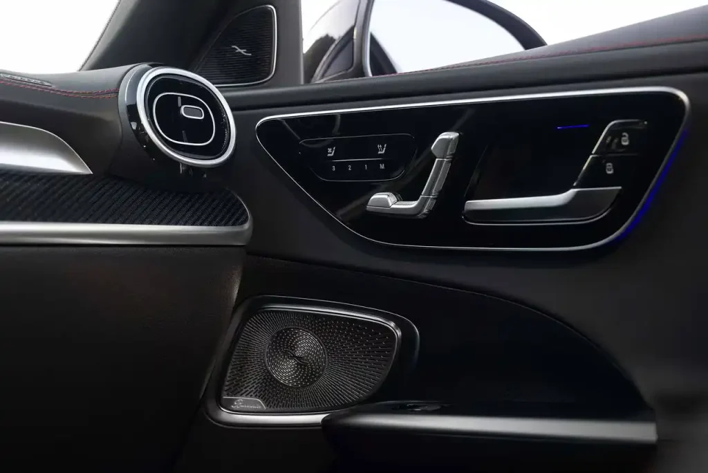 2025-Mercedes-AMG-C63-43