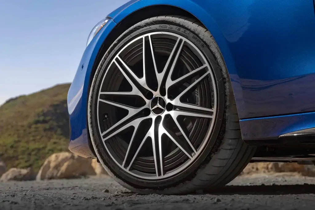 2025-Mercedes-AMG-C63-67