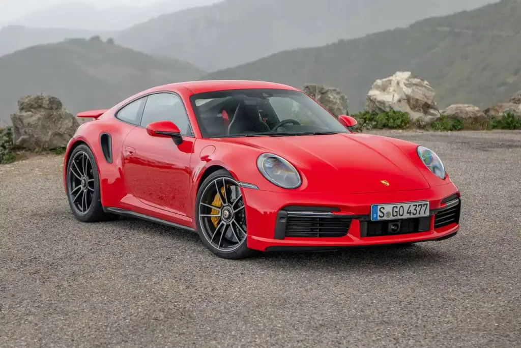 2025-Porsche-911-Turbo-10
