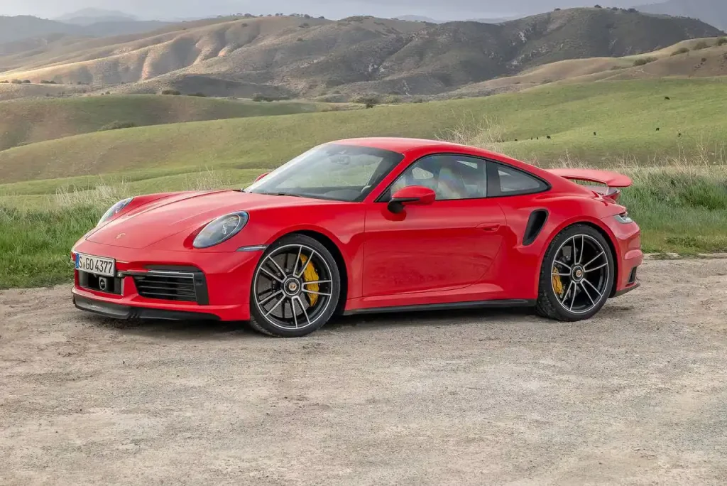 2025-Porsche-911-Turbo-11