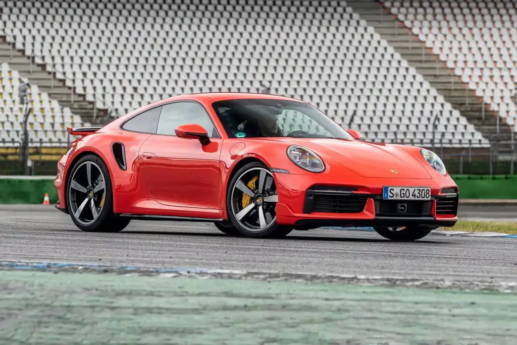 2025-Porsche-911-Turbo-12
