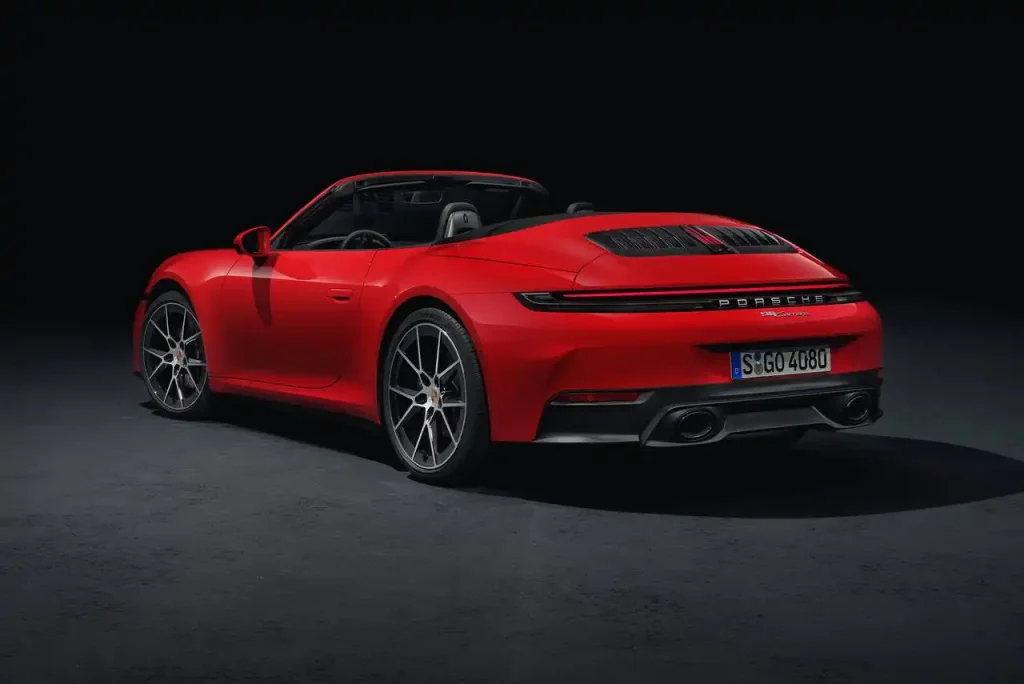2025-Porsche-911-Turbo-14