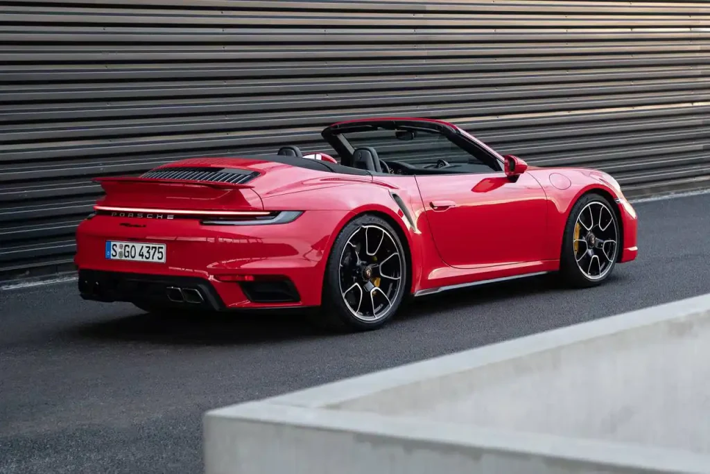 2025-Porsche-911-Turbo-16