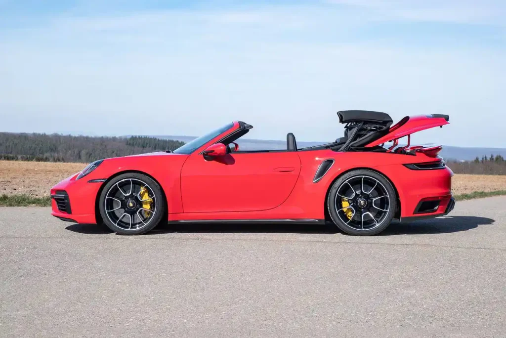 2025-Porsche-911-Turbo-25