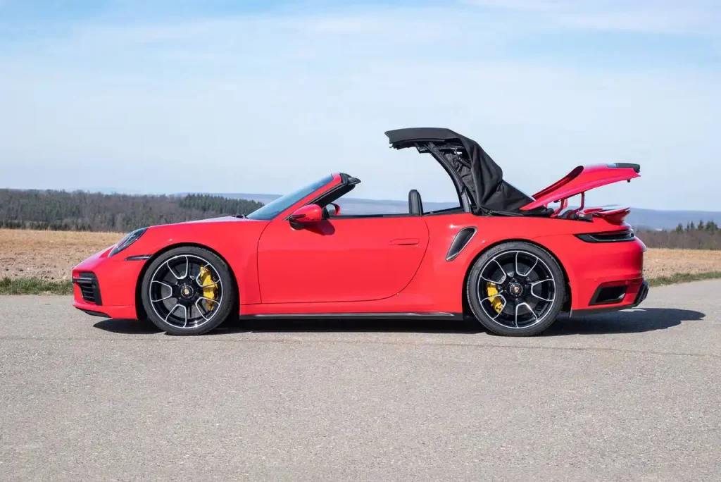 2025-Porsche-911-Turbo-26