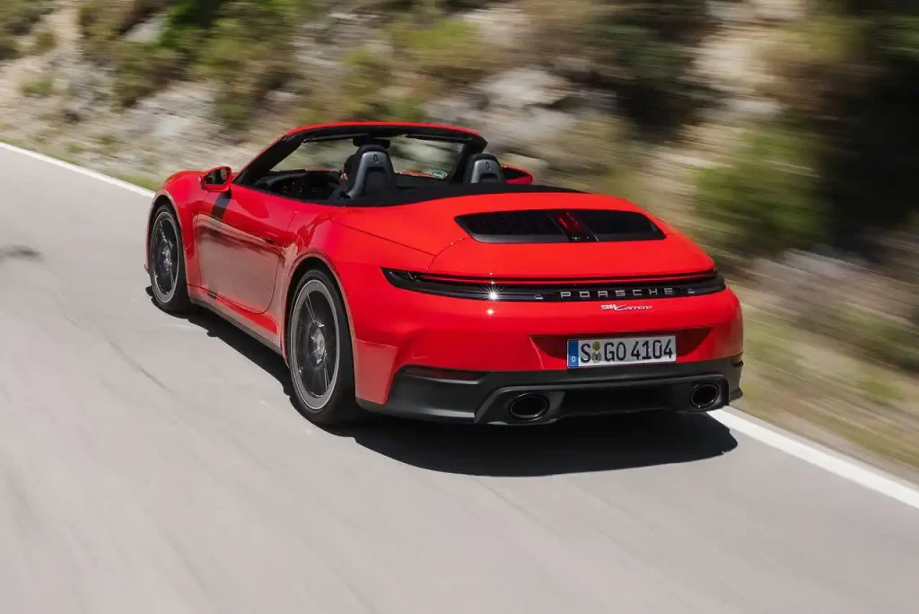 2025-Porsche-911-Turbo-41