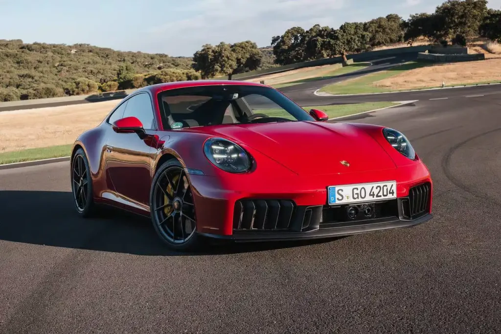 2025-Porsche-911-Turbo-7