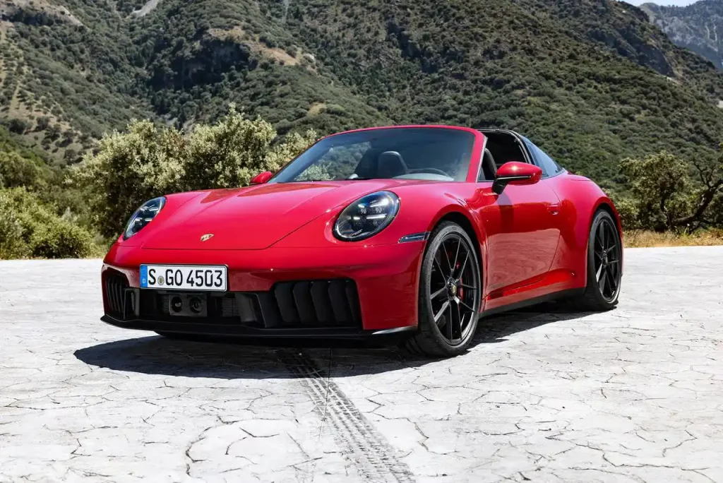 2025-Porsche-911-Turbo-9