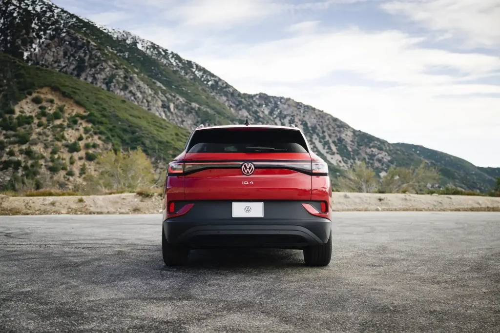2025-Volkswagen-ID-4-4