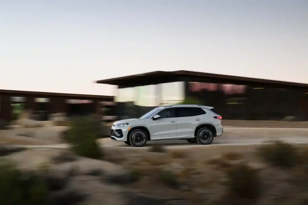 2025-Volkswagen-Tiguan-33