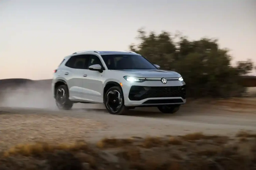 2025-Volkswagen-Tiguan-34