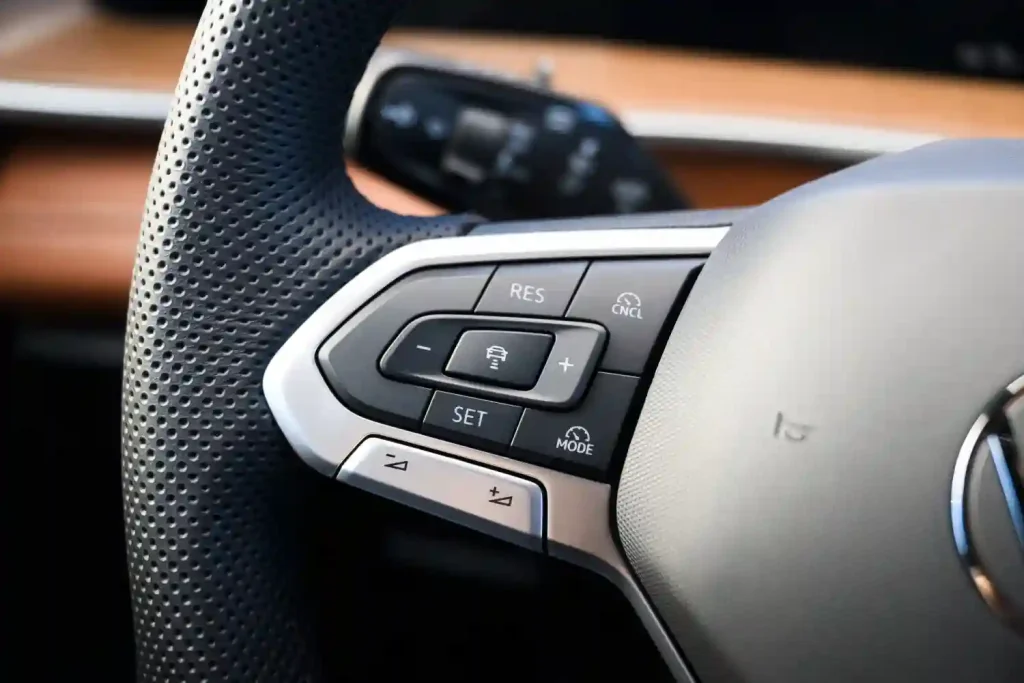 2025-Volkswagen-Tiguan-52